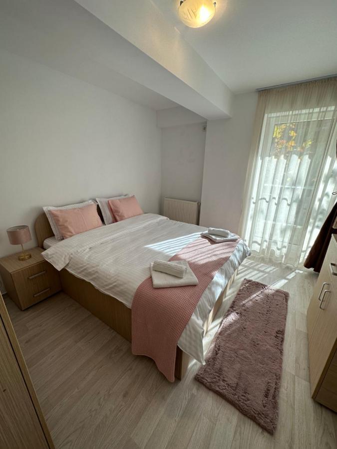 Fly Airport Residences & Therme-Self Check-In โอโตเปนี ภายนอก รูปภาพ