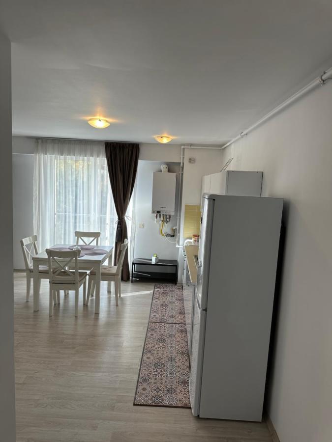 Fly Airport Residences & Therme-Self Check-In โอโตเปนี ภายนอก รูปภาพ