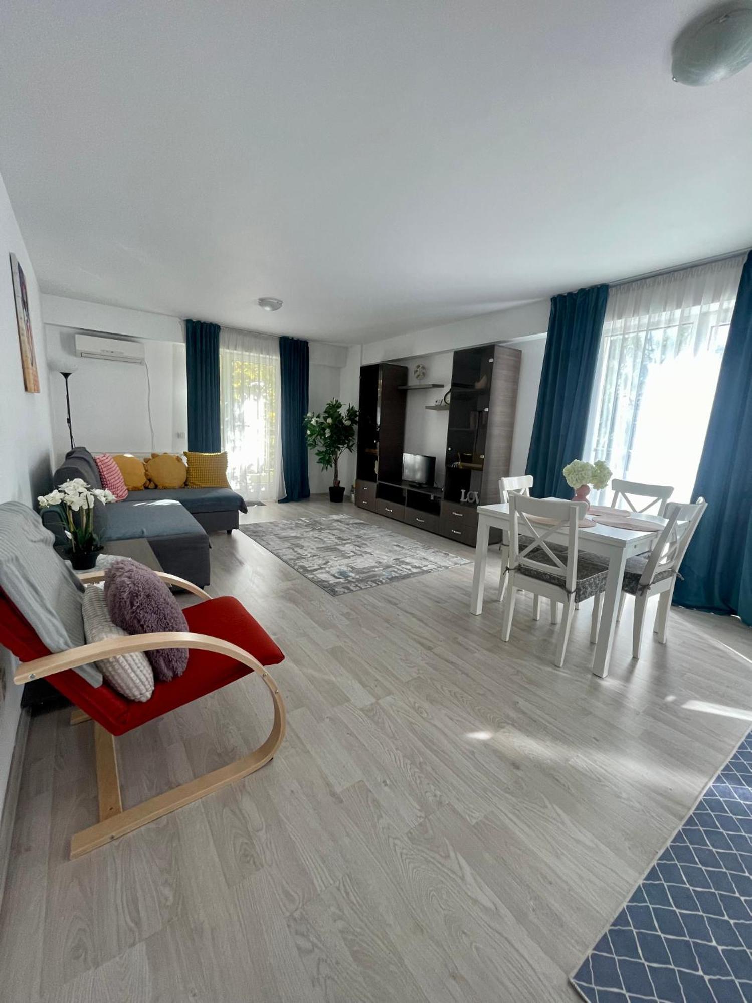 Fly Airport Residences & Therme-Self Check-In โอโตเปนี ภายนอก รูปภาพ