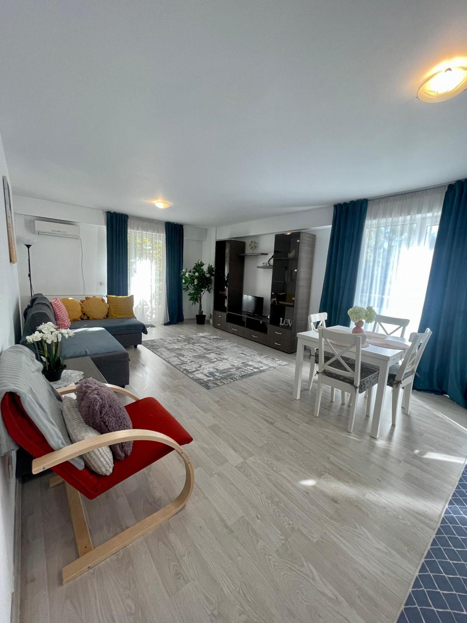 Fly Airport Residences & Therme-Self Check-In โอโตเปนี ภายนอก รูปภาพ