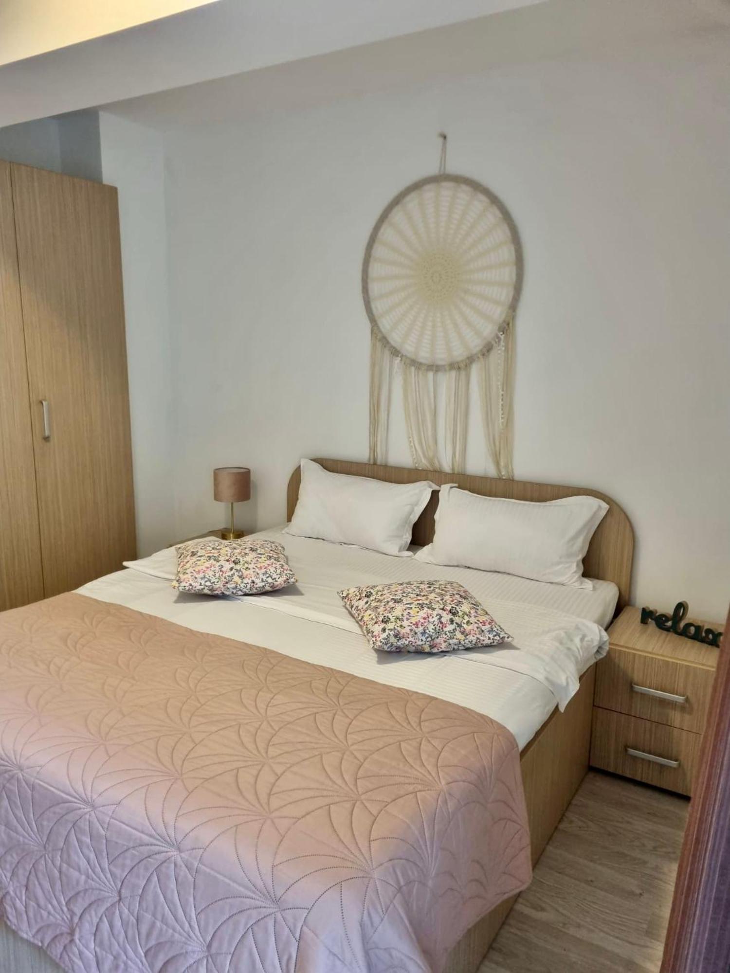 Fly Airport Residences & Therme-Self Check-In โอโตเปนี ภายนอก รูปภาพ