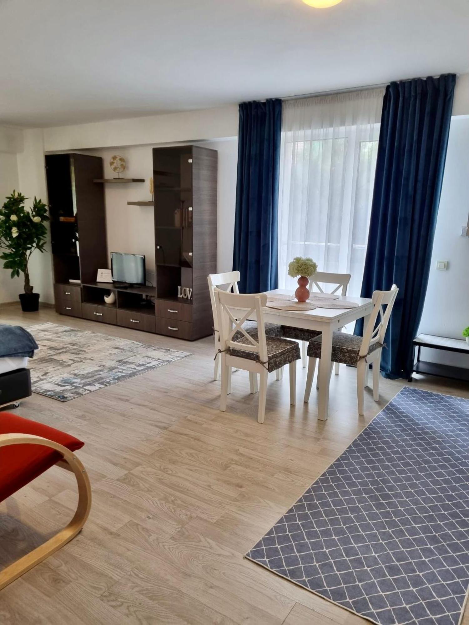 Fly Airport Residences & Therme-Self Check-In โอโตเปนี ภายนอก รูปภาพ