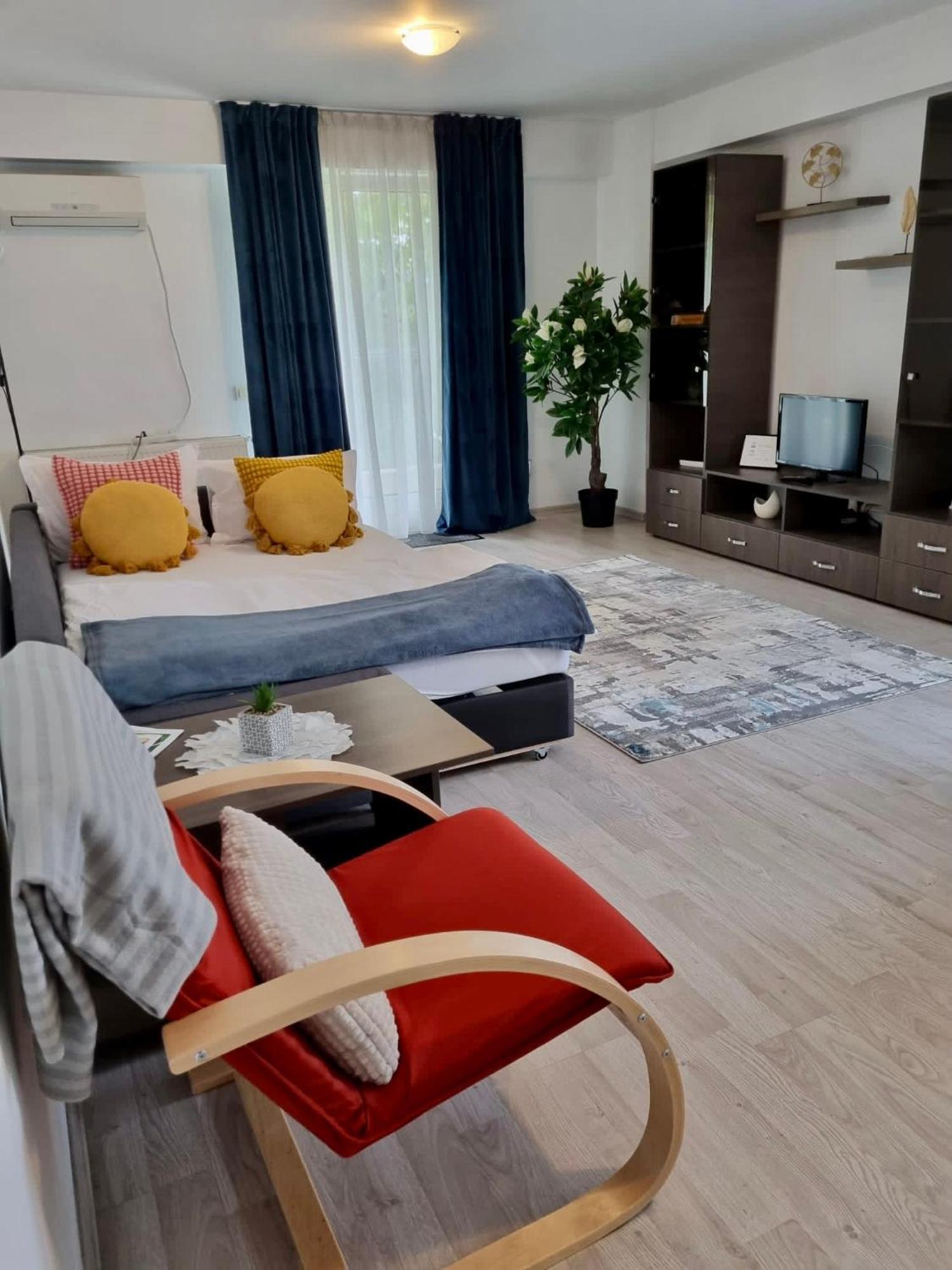 Fly Airport Residences & Therme-Self Check-In โอโตเปนี ภายนอก รูปภาพ
